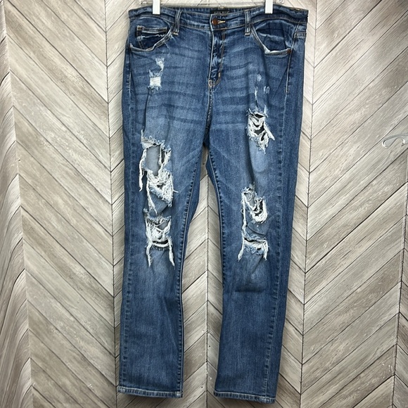 Judy Blue Boyfriend Fit Distressed Jeans 15/32 - Picture 1 of 9